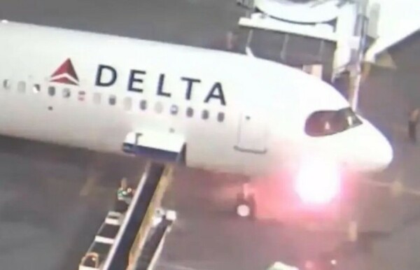ΗΠΑ:Φωτιά σε αεροσκάφος μετά την προσγείωσή του