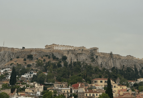 Εικόνες από το νέο κύμα αφρικανική σκόνης στην Αθήνα