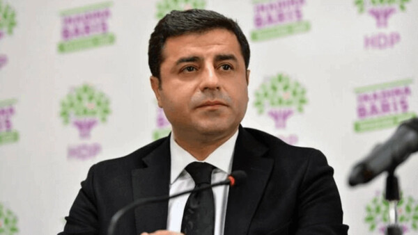 Τουρκία: Φυλάκιση 42 ετών στον Κούρδο ηγέτη του HDP Ντεμιρτάς και αμνηστεία σε πραξικοπηματίες