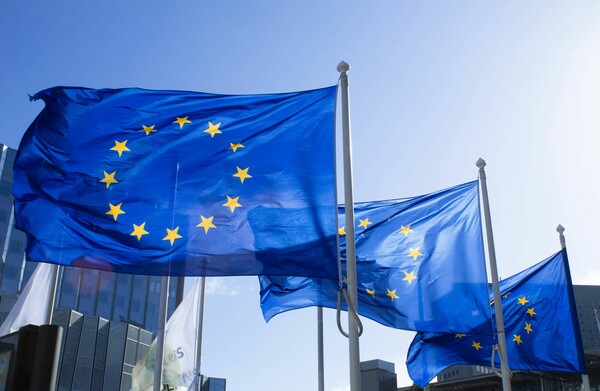 Η Ευρωπαϊκή Επιτροπή κατηγορείται ότι χρηματοδοτεί την εγκατάλειψη μεταναστών στη Σαχάρα