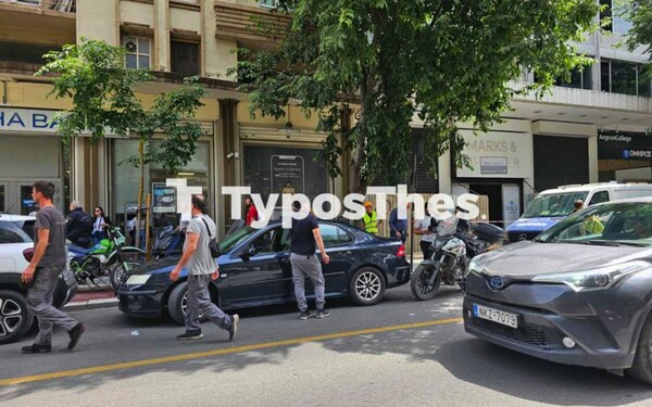 Θεσσαλονίκη: Έπεσαν μπάζα από κτίριο στην Τσιμισκή- Τραυματίστηκαν δύο γυναίκες