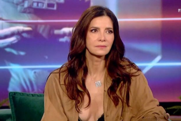 Κατερίνα Λέχου: «Eπί πολλά χρόνια αναζητούσα την τρυφερότητα που δεν πήρα από τη μαμά μου»