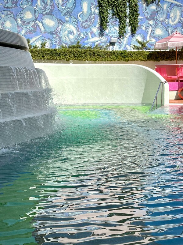 Το Semiramis καλωσορίζει το καλοκαίρι 2024 με το opening της ανανεωμένης πισίνας του