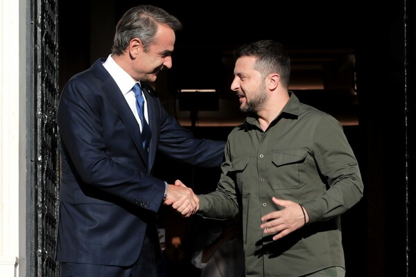 Επικοινωνία Μητσοτάκη - Ζελένσκι: «Η Ελλάδα στηρίζει την ευρωπαϊκή πορεία της Ουκρανίας»