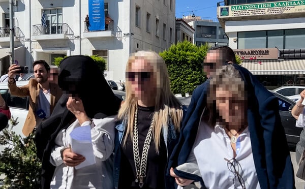 «Μου έκατσε καλά αυτό» - Τι έλεγε η προϊσταμένη της ΔΟΥ Χαλκίδας για τα παράνομα χρήματα
