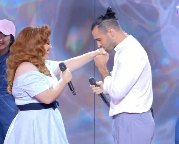 J2US: Ο Γιάννης Σεβδικαλής έκανε πρόταση γάμου στη Σοφία Κουρτίδου on air
