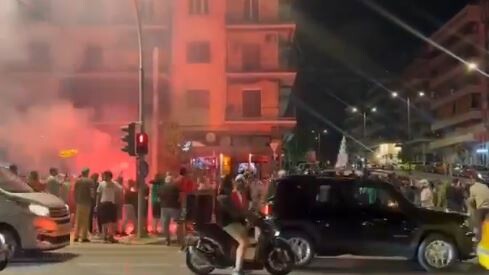 Παναθηναϊκός Πρωταθλητής Ευρώπης: Πανηγυρίζουν στους δρόμους της Αθήνας οι οπαδοί