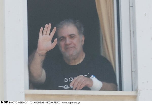 Δημήτρης Σταρόβας: Δακρυσμένος για τη συμπαράσταση εμφανίστηκε μετά το εξιτήριο