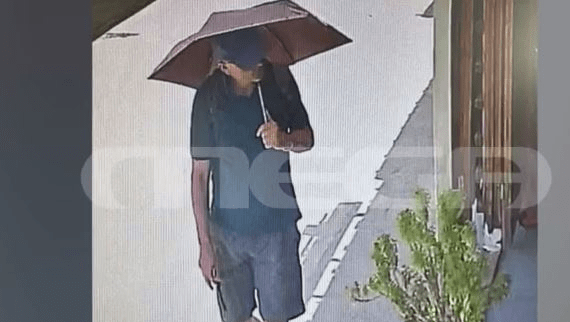 Μάικλ Μόσλεϊ: Οι φωτογραφίες που δείχνουν τον δημοσιογράφο του BBC ζωντανό στη Σύμη