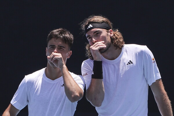 Πρόστιμο σε Στέφανο και Πέτρο Τσιτσιπά στο Roland Garros