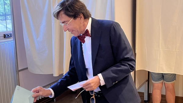 Ευρωεκλογές 2024- Βέλγιο: Ο κορυφαίος υποψήφιος των γαλλόφωνων Σοσιαλιστών έσκισε το ψηφοδέλτιό του