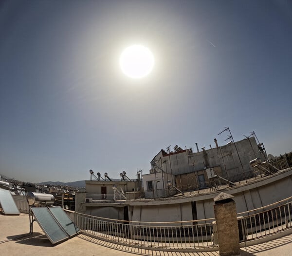 Καύσωνας: Πάνω από 40 βαθμούς Κελσίου πριν τις 12 μ.μ. - Οι περιοχές με τις υψηλότερες θερμοκρασίες στη χώρα