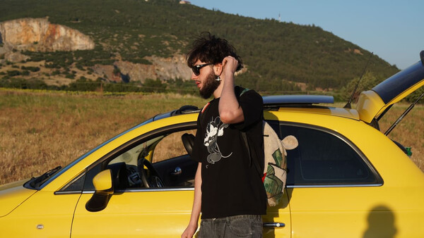Ένας 18χρονος από τη Δράμα φτιάχνει τον απόλυτο καλοκαιρινό ήχο
