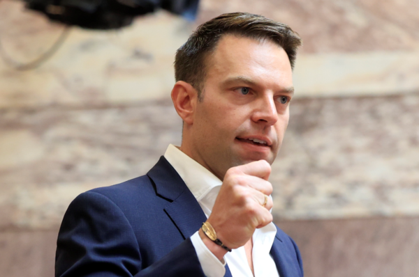 Κασσελάκης: Προσφεύγει στη Δικαιοσύνη εναντίον του Αλέξη Κούγια