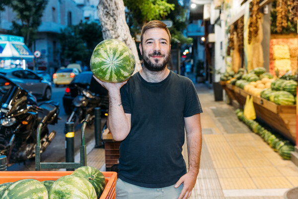 Στα Μαναβάκια μπορείς να βρεις φρούτα και στις τρεις τα ξημερώματα
