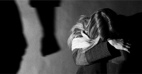 Ενδοοικογενειακή βία: 350 γυναίκες έχουν χρησιμοποιήσει το panic button
