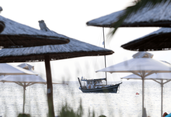 Χαλκιδική: Ανασύρθηκε νεκρή γυναίκα από παραλία