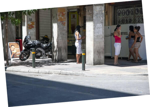 Αθήνα στεφανωμένη με βιολέτες