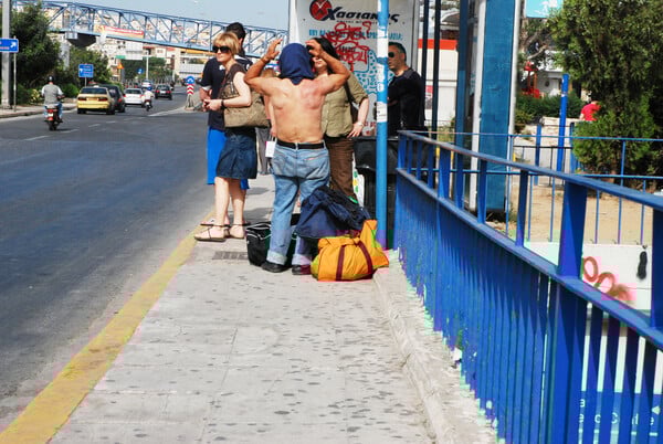 Αθήνα στεφανωμένη με βιολέτες