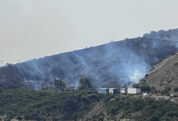 Φωτιά στην Εθνική οδό Ιωαννίνων Καλαμπάκας - 112 για απομάκρυνση των κατοίκων
