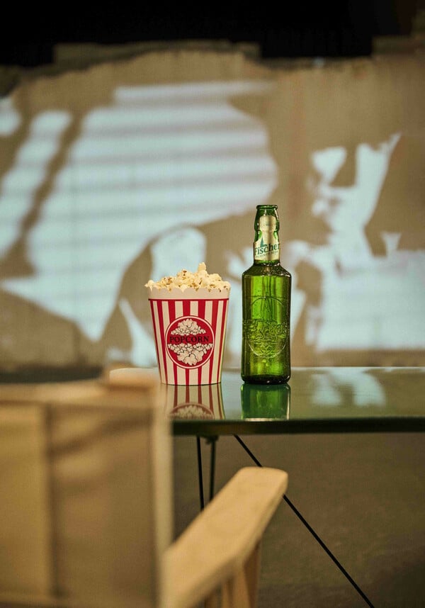 Κάνε αξέχαστη την εμπειρία του θερινού σινεμά παρέα με τη Fischer