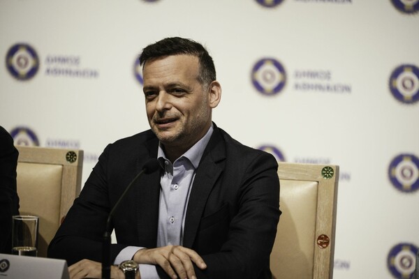 Κούρσα πέντε υποψηφίων για την ηγεσία του ΠΑΣΟΚ -
