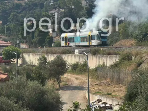 Φωτιά σε βαγόνι του Προαστιακού στην Ακράτα