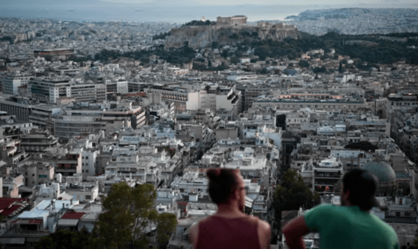 Guardian: Η Ελλάδα εισάγει «προσανατολισμένη στην ανάπτυξη» εξαήμερη εργασία
