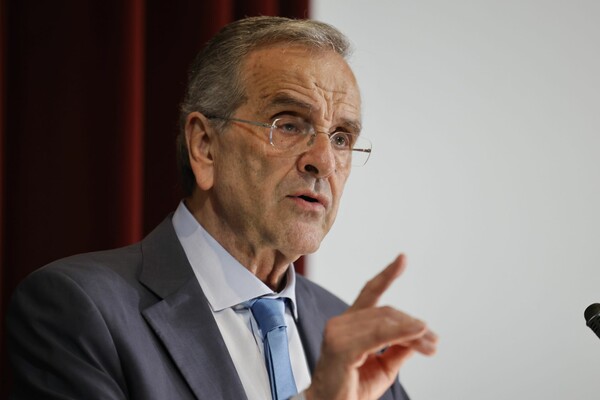 Με ομοφοβικό μένος η επίθεση Σαμαρά στη διακυβέρνηση Μητσοτάκη - Τι απαντά το Μαξίμου