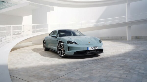 Στην Ελλάδα οι νέες Porsche Panamera και Taycan 