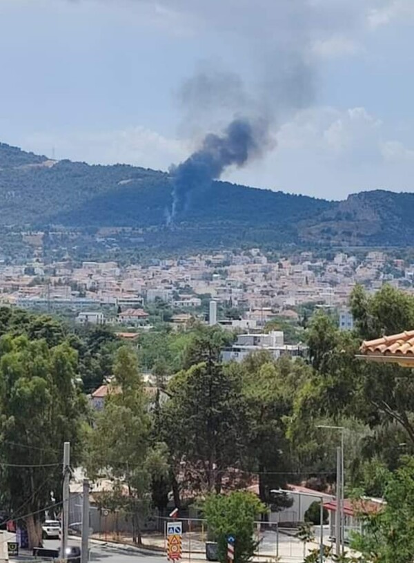 Φωτιά στα Γλυκά Νερά: Μήνυμα από το 112 - Δείτε φωτογραφίες