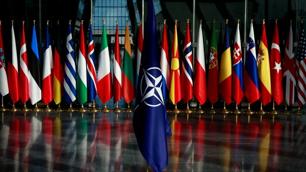 ΝΑΤΟ: Μόνο 37% των Ελλήνων έχει θετική άποψη - Τι πιστεύουν οι Τούρκοι