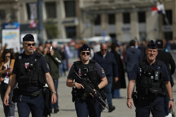 Εκλογές στη Γαλλία: 30.000 αστυνομικοί στους δρόμους την Κυριακή υπό τον φόβο έκρηξης βίας