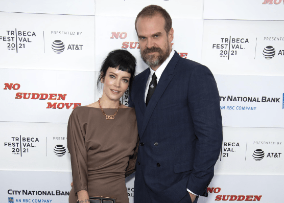 Lily Allen: Έκανε OnlyFans για να πουλάει φωτογραφίες των ποδιών της 
