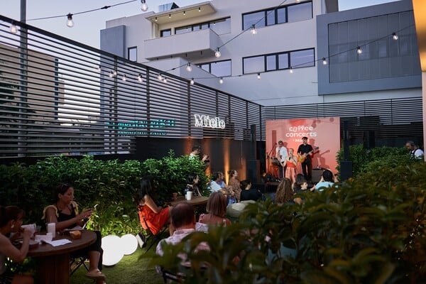 Coffee Concerts by Miele: Η Πέννυ Μπαλτατζή χαρίζει μοναδικές στιγμές στη δεύτερη unplugged συναυλία