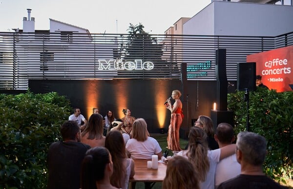 Coffee Concerts by Miele: Η Πέννυ Μπαλτατζή χαρίζει μοναδικές στιγμές στη δεύτερη unplugged συναυλία