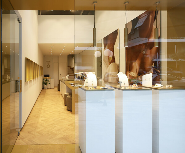 To νέο flagship store της Danai Giannelli
