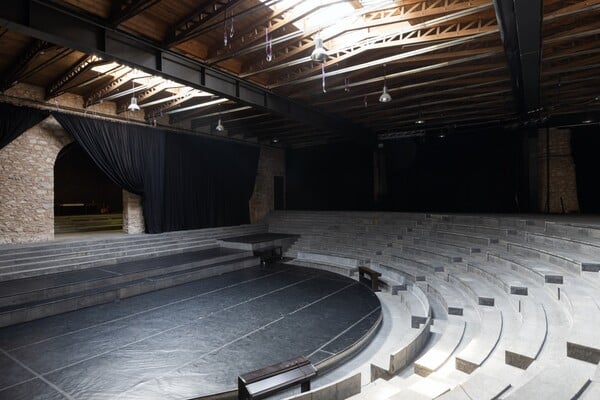 Space of togetherness, η νέα έκθεση του ΝΕΟΝ στη Δραματική Σχολή Εθνικού Θεάτρου