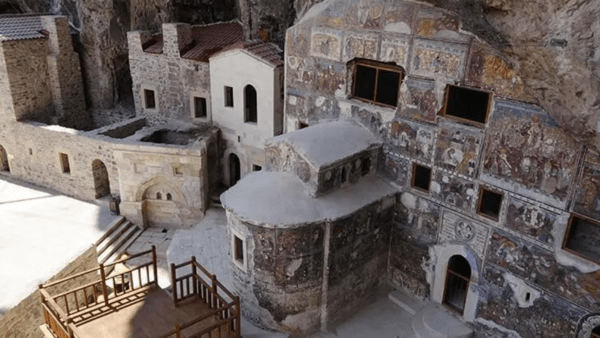 Τουρκία: «Κάτοικοι της Τραπεζούντας αναρωτιούνται αν είναι Έλληνες», λέει ο πατέρας της Γαλάζιας Πατρίδας
