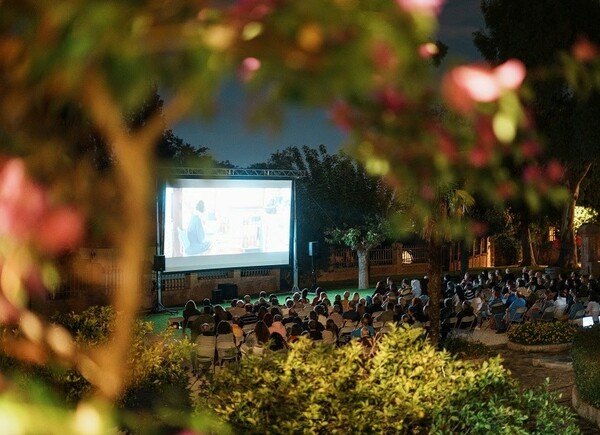 5o KinoFest στο Castro Clauss: Για μια ακόμα χρονιά το φεστιβάλ γερμανόφωνου κινηματογράφου μετέτρεψε το παλαιότερο οινοποιείο της χώρας σε θερινό σινεμά