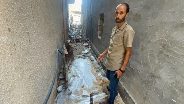 Γάζα: Κορίτσι που έχασε τον πατέρα του και το μάτι του σε ισραηλινή επιδρομή κουβαλά «πόνο που ούτε βουνά δεν μπορούν να αντέξουν»