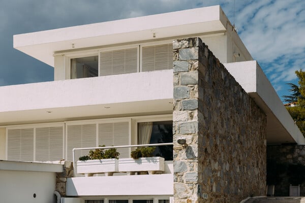 Ένα νησιώτικο σπίτι στο βουνό