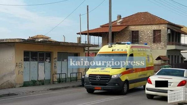 Αγρίνιο: 12χρονη παρασύρθηκε από ΙΧ - Νοσηλεύεται διασωληνωμένη σε σοβαρή κατάσταση