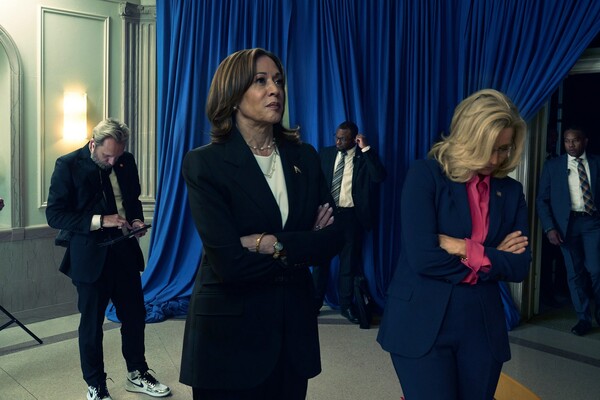 Aναλύοντας το εξώφυλλο της Kamala Harris στην Vogue, όσο δεν πάει. 
