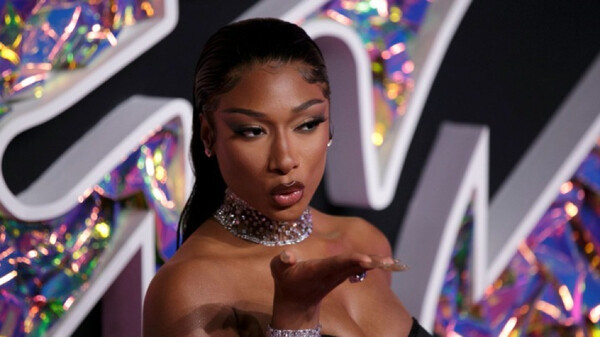 Η Megan Thee Stallion ανακοίνωσε ότι θα κυκλοφορήσει ντοκιμαντέρ για τη ζωή της