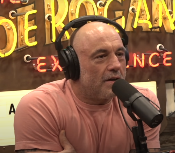 Κάμαλα Χάρις: «Ζυγίζει» συνέντευξη με τον Joe Rogan για να προσελκύσει άνδρες ψηφοφόρους