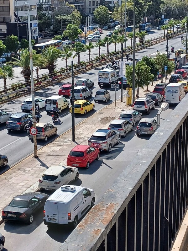 Τροχαίο με μοτοσικλέτα στην λεωφόρο Συγγρού