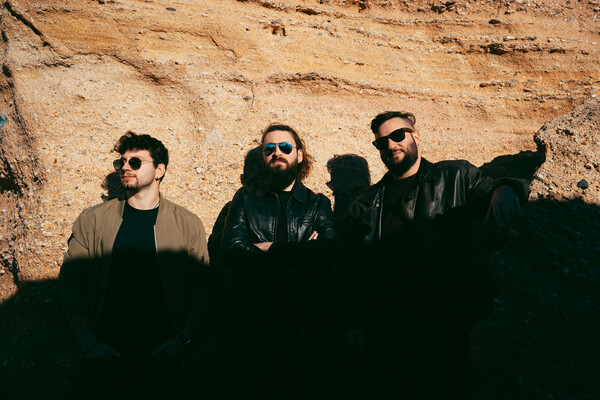 Οι Khirki παντρεύουν το metal με τα ποραδοσιακά, σείοντας τις Συμπληγάδες