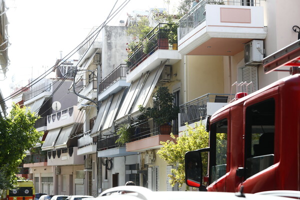 Λήξη συναγερμού στο Περιστέρι: Βγήκε ο άνδρας που ταμπουρώθηκε σε σπίτι ψυχιάτρου