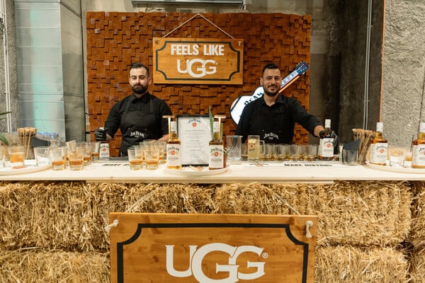 Η UGG γιόρτασε τη νέα ανδρική συλλογή AW24 με ένα μοναδικό urban event στην Αθήνα